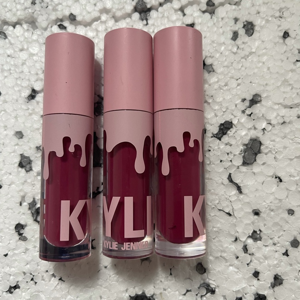 KYLIE JENNER LIPSTICK